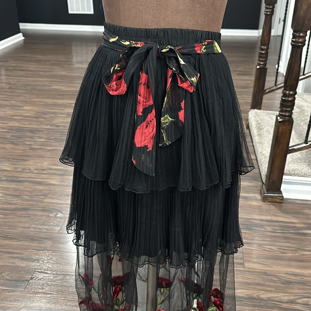 Deco Style Ruffled Skirt - Picture 2 of 10